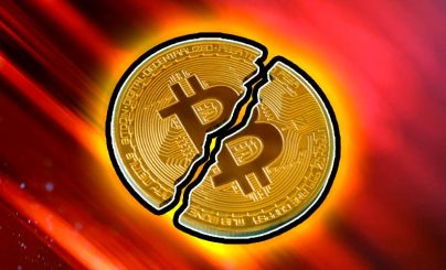 Bitcoin прервал 7-месячную серию роста